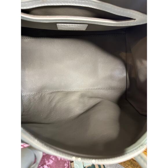 Louis Vuitton Bouclettes Speedy 25
Runway Top Handle Bag w/Clochette
Key Lock - Picture 14 of 14